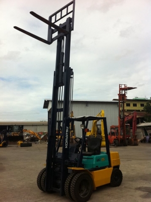FORK LIFT KOMATSU 2.5 TON