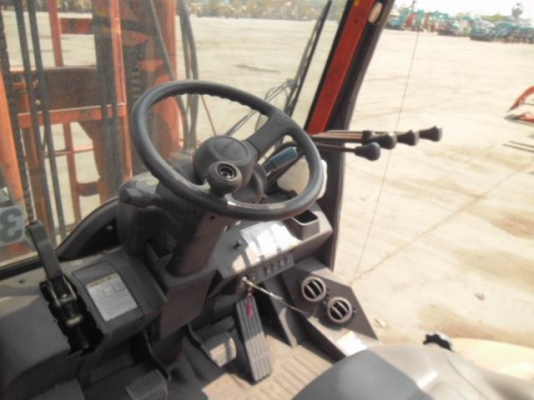 FORK LIFT TOYOTA 4 TON