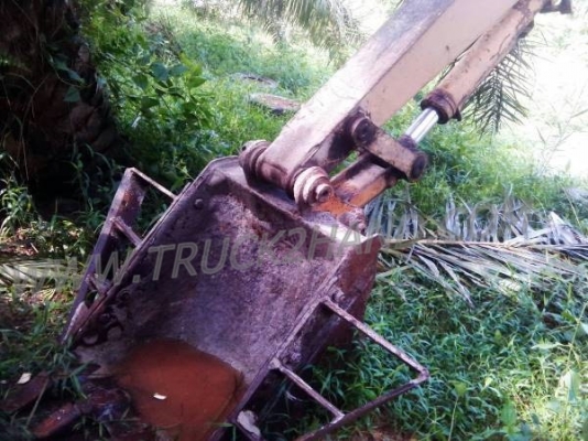 รถแบคโฮ ยี่ห้อ CAT  พร้อมใช้งาน