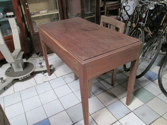 โต๊ะบัญชีไม้สักแท้  โบราณ  แข็งแรง  ทนทาน