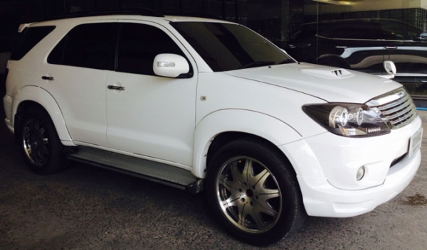 TOYOTA FORTUNER 3.0 V (4 WD) TRD SPORTIVO ปี 2008 เกียร์ออโต้ สีขาว TOYOTA FORTUNER 3.0 V (4 WD) TRD SPORTIVO ปี 2008 เกียร์ออโต้ สีขาว