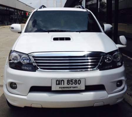 TOYOTA FORTUNER 3.0 V (4 WD) TRD SPORTIVO ปี 2008 เกียร์ออโต้ สีขาว TOYOTA FORTUNER 3.0 V (4 WD) TRD SPORTIVO ปี 2008 เกียร์ออโต้ สีขาว