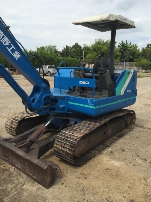 รถขุด KOBELCO