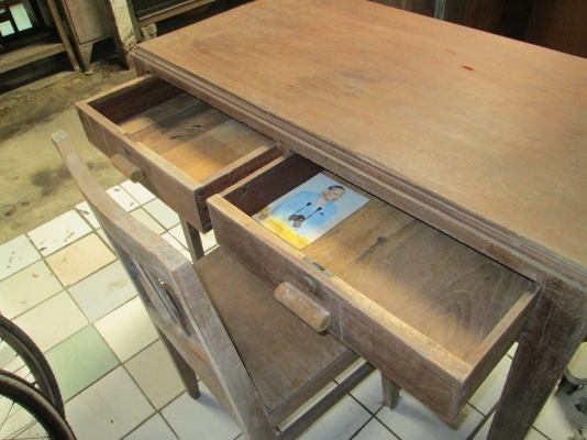 โต๊ะบัญชีไม้สักแท้  โบราณ  แข็งแรง  ทนทาน