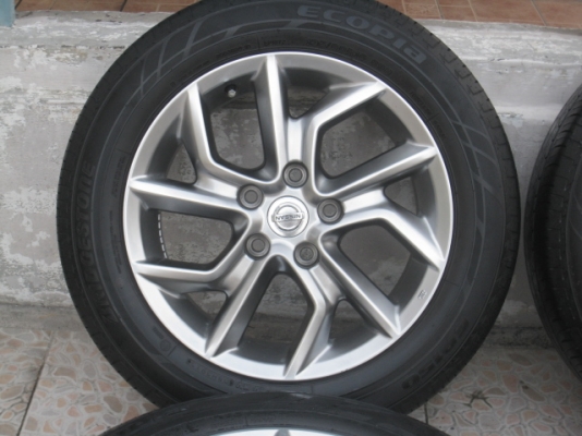 ขายล้อแม็ก nissan pulsar 16" พร้อมยางปี13 สนใจติดต่อเล็กคลองสามครับ 081-3747940