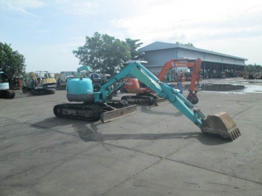 รถขุด KOBELCO