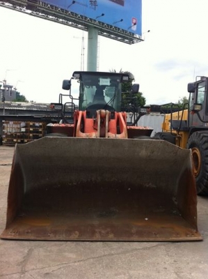 รถตักล้อยาง TCM ZW250