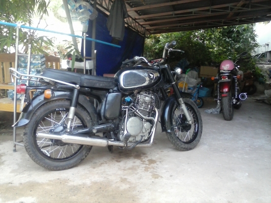 ...ขายครับโปรเจค cd125eกระเป๋าเล็ก วางเครื่อง คลับแมน400.... ...ขายครับโปรเจค cd125eกระเป๋าเล็ก วางเครื่อง คลับแมน400....