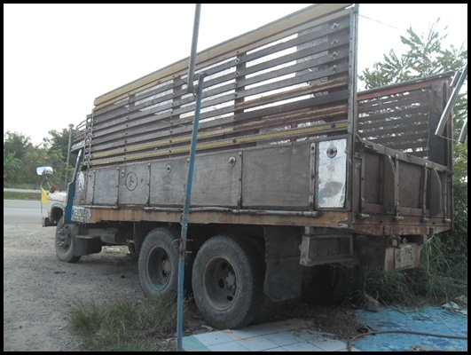 สิบล้อหัวยาว ดั้มเพลาเดียว สิบล้อหัวยาว ดั้มเพลาเดียว