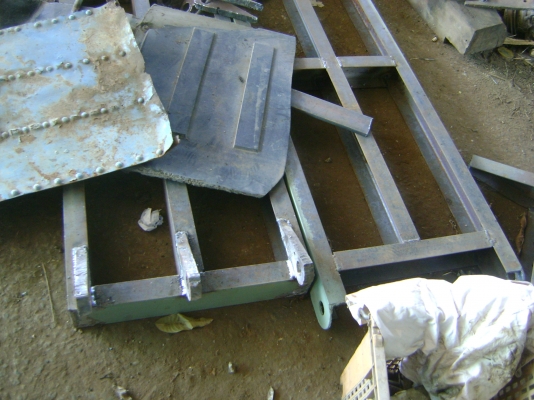 หัวยาว EH 700  168 แรง เพลาเดียว หางรถเกี่ยว  350,000  บาท