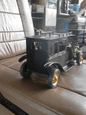 ขาย MODEL รถโบราณ ( กว้าง 12 ซม. ยาว 25 ซม.) มี 1 คัน TEL.081-427-3941 ขาย MODEL รถโบราณ ( กว้าง 12 ซม. ยาว 25 ซม.) มี 1 คัน TEL.081-427-3941