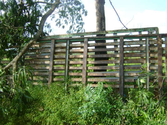 แผงข้างเหล็ก  ขายเป็นกิโลๆ ละ   35  บาท