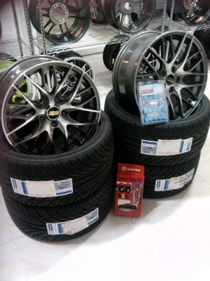 ขายล้อแม็กซ์พร้อมยางพร้อมใส่