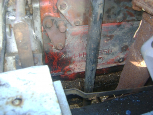 รถสีข้าว  เครื่อง EH700  168 แรง  6ฟุต ราคา 105,000 บาท