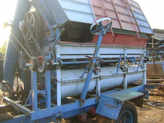 รถสีข้าว  เครื่อง EH700  168 แรง  6ฟุต ราคา 105,000 บาท