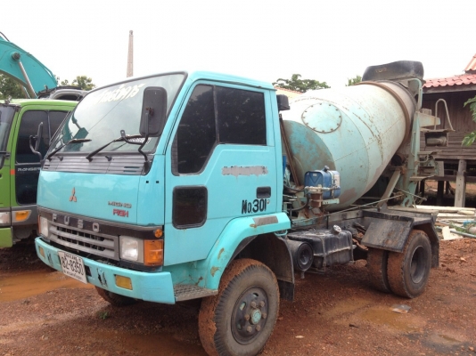 ขายรถโม่ปูนสภาพดี พร้อมใช้ 2.5 คิว ราคา 800,000 บาท