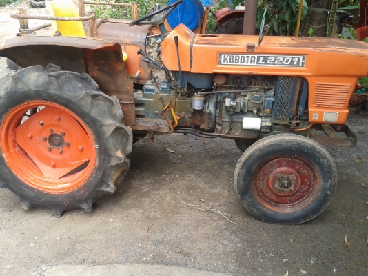 คูโบต้ารุ่นL2201สวยๆครับ