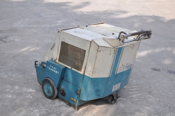 ขายเครื่องทำความสะอาดTENNANT170E(ไฟฟ้า) สภาพสวยเดิมจากญี่ปุ่น 25,000เท่านั้น!!