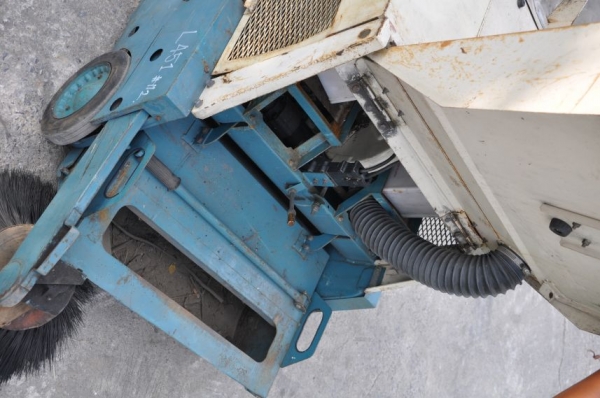 ขายเครื่องทำความสะอาดTENNANT170E(ไฟฟ้า) สภาพสวยเดิมจากญี่ปุ่น 25,000เท่านั้น!!