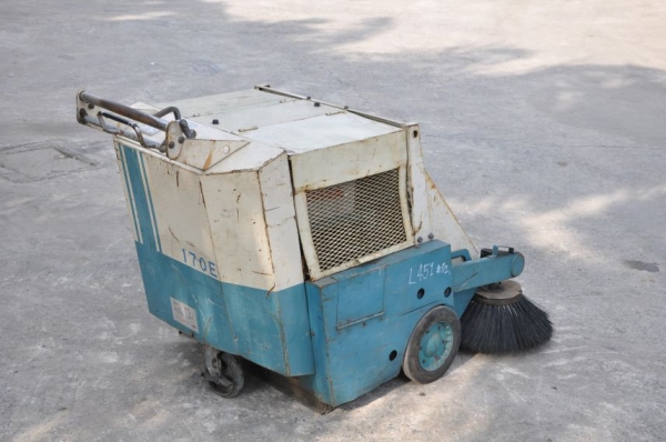 ขายเครื่องทำความสะอาดTENNANT170E(ไฟฟ้า) สภาพสวยเดิมจากญี่ปุ่น 25,000เท่านั้น!!