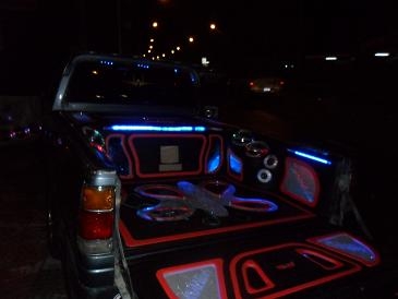 รับทำติดตั้งเครื่องเสียงรถยนต์แบบออกงานโชว์ราคาถูก