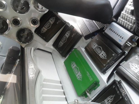 รับทำติดตั้งเครื่องเสียงรถยนต์แบบออกงานโชว์ราคาถูก