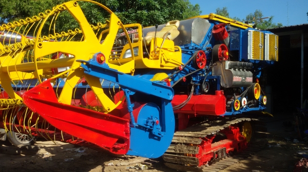 ดูการเกี่ยวได้วันอาทิตย์ไปเกี่ยวศรีเกษ490000เช็คพร้อมเกี่ยว ทำสีให้ใหม่