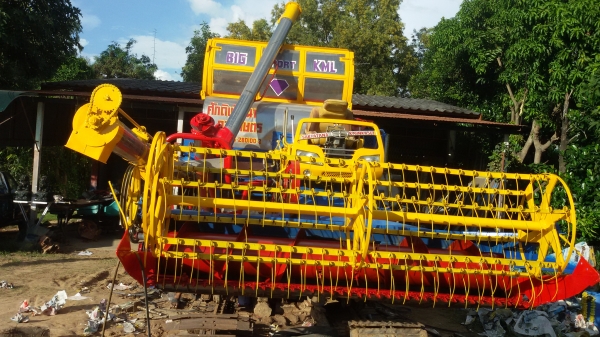 ดูการเกี่ยวได้วันอาทิตย์ไปเกี่ยวศรีเกษ490000เช็คพร้อมเกี่ยว ทำสีให้ใหม่