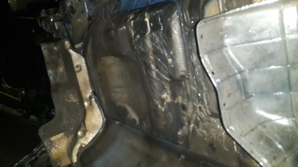 ขาย NPR 130 แรง ปี46 ตู้ 10 บาน ยาว 5 เมตร **ขาย 620000