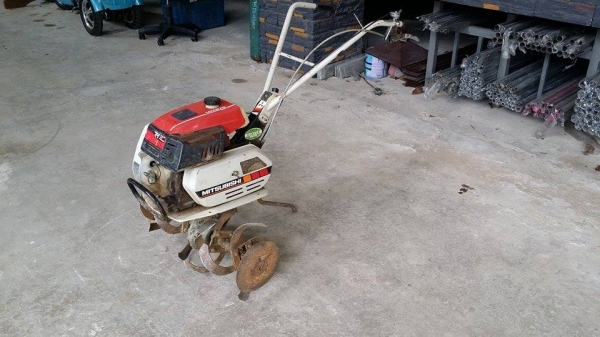 รถพรวนดินเดินตามขนาดเล็ก MITSUBISHI เก่าญี่ปุ่น พร้อมชุดพรวนดิน สภาพดี รถพร้อมทำงาน เครื่องยนต์ติดง่าย เหมาะพรวนดินแปลงขนาดกลาง-เล็ก ประหยัดน้ำมันเคลื่อนที่ง่าย รถพรวนดินเดินตามขนาดเล็ก MITSUBISHI เก่าญี่ปุ่น พร้อมชุดพรวนดิน สภาพดี รถพร้อมทำงาน เครื่องยนต์ติดง่าย เหมาะพรวนดินแปลงขนาดกลาง-เล็ก ประหยัดน้ำมันเคลื่อนที่ง่าย