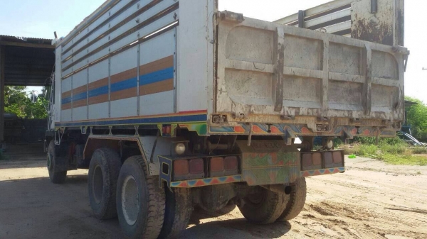 ขายสิ้บล้อ527MAสองเพลาด้ำรถมือเดียวป้ายแดงกะบะปีเนียมสวยพร้อมใช้ ขายสิ้บล้อ527MAสองเพลาด้ำรถมือเดียวป้ายแดงกะบะปีเนียมสวยพร้อมใช้