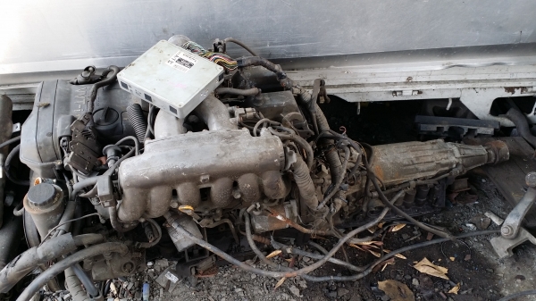 ขายเครื่อง2JZติดเกียร์ออโต้ไม่มีอะไรเสียยกลงจากรถขับได้