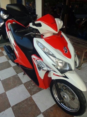 รถสวยใสดูดีสุดๆ Honda Click 125 i สีขาวแดง ลาย Street ใหม่ล่าสุด รถสวยใสดูดีสุดๆ Honda Click 125 i สีขาวแดง ลาย Street ใหม่ล่าสุด