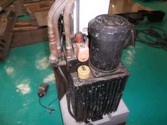 ขายถูก เครื่องย้ำหมุด Riveting machine ของญี่ปุ่น