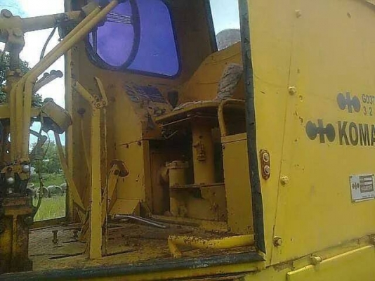 ***ขายแล้วครับขอบคุณ Truck2hand <<ถูกๆจัดให้ ร่วมสู้ด้วยกัน พี่น้องครับ !!>>ขายรถเกรดเดอร์ MOTOR GRADER KOMATSU GD376H CLOSECAB S.No.3268 (เทียบเท่า CAT120-G) เอวแข็ง เก๋งตู้ เครื่องเดิมปั้มเดิม เครื่อง CUMMINS NH-220 125HP 6สูบ เครื่องดี แน่น
