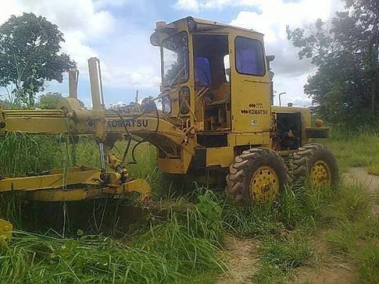 ***ขายแล้วครับขอบคุณ Truck2hand <<ถูกๆจัดให้ ร่วมสู้ด้วยกัน พี่น้องครับ !!>>ขายรถเกรดเดอร์ MOTOR GRADER KOMATSU GD376H CLOSECAB S.No.3268 (เทียบเท่า CAT120-G) เอวแข็ง เก๋งตู้ เครื่องเดิมปั้มเดิม เครื่อง CUMMINS NH-220 125HP 6สูบ เครื่องดี แน่น