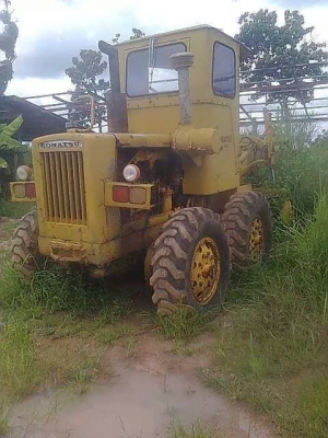 ***ขายแล้วครับขอบคุณ Truck2hand <<ถูกๆจัดให้ ร่วมสู้ด้วยกัน พี่น้องครับ !!>>ขายรถเกรดเดอร์ MOTOR GRADER KOMATSU GD376H CLOSECAB S.No.3268 (เทียบเท่า CAT120-G) เอวแข็ง เก๋งตู้ เครื่องเดิมปั้มเดิม เครื่อง CUMMINS NH-220 125HP 6สูบ เครื่องดี แน่น