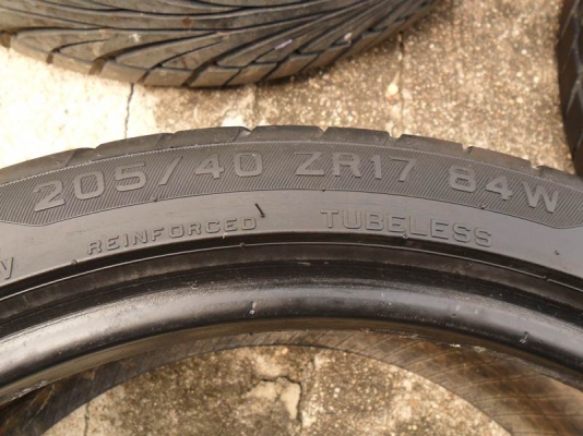 ขาย ยาง ขอบ15-16นิ้ว เส้นละ300-400บาท ดูรายละเอียด ด้านในได้เลยT.092-9351644