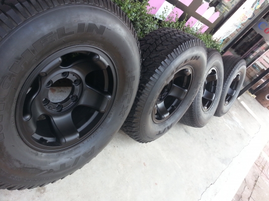 แม็ก jrd ขอบ15&times;7.5 ET -5 6รู139พร้อมยาง 265/70/15ถูกๆ สวยๆ