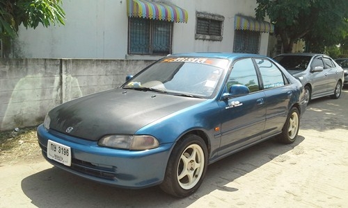 ขายรถบ้าน พร้อมใช้  HONDA CIVIC โฉมเตารีด 4 ประตู ราคา 55,000 ด่วน