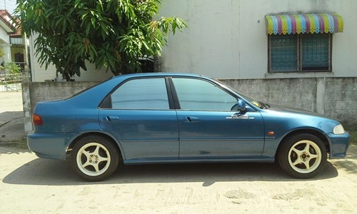 ขายรถบ้าน พร้อมใช้  HONDA CIVIC โฉมเตารีด 4 ประตู ราคา 55,000 ด่วน