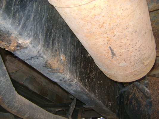 เครื่อง HO7 C 185 แรง พร้อมหางรถเกี่ยว  ราคา 630,000 บาท