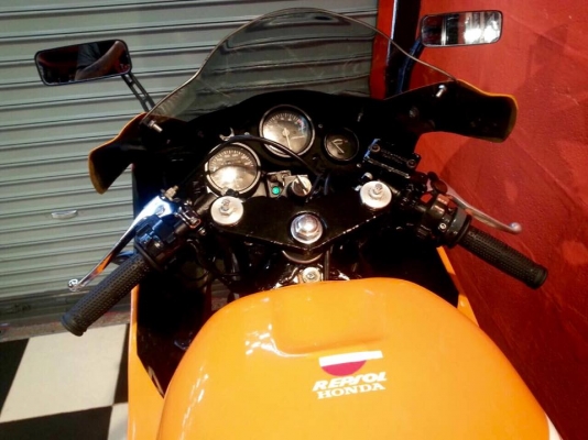 T&amp;T BIKE RAMA2 ขายด่วนเพียง 67500 ฿HONDA CBR400 แฟริ่งRC212 REPSOL ทะเบียนแท้โอนขนส่ง ภาษี พรบ.58 เลข8 สวยๆสีสวยใหม่กริป