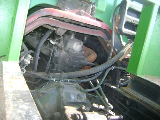 เครื่อง HO7 C 185 แรง พร้อมหางรถเกี่ยว  ราคา 700,000 บาท