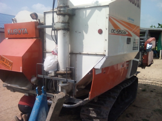 ขายรถเกี่ยวข้าว KUBOTA DC 95 GM ปี 55 ทำงานได้ 1407.6 ชม รถสวยมาก เครี่องดี พร้อมใช้งาน ปี 2555