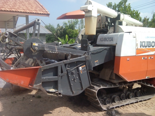 ขายรถเกี่ยวข้าว KUBOTA DC 95 GM ปี 55 ทำงานได้ 1407.6 ชม รถสวยมาก เครี่องดี พร้อมใช้งาน ปี 2555