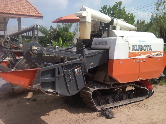 ขายรถเกี่ยวข้าว KUBOTA DC 95 GM ปี 55 ทำงานได้ 1407.6 ชม รถสวยมาก เครี่องดี พร้อมใช้งาน ปี 2555