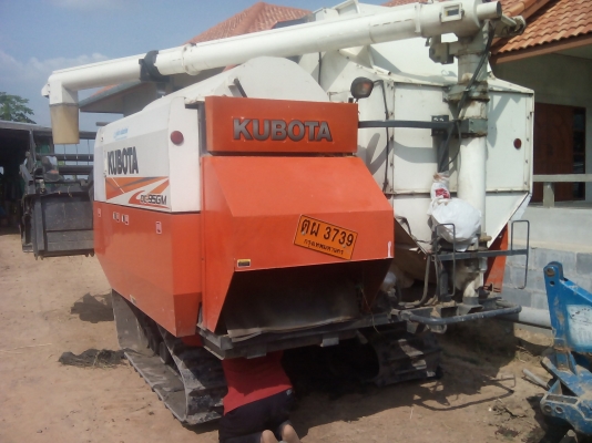 ขายรถเกี่ยวข้าว KUBOTA DC 95 GM ปี 55 ทำงานได้ 1407.6 ชม รถสวยมาก เครี่องดี พร้อมใช้งาน ปี 2555