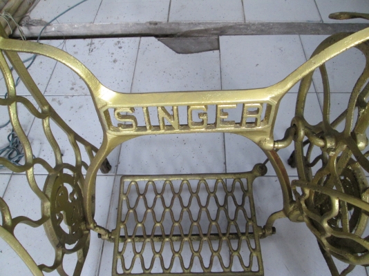 เหล็กหล่อโบราณ  หาไม่ค่อยมีแล้ว   ลายสวยจริงๆๆ