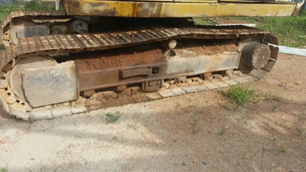 CAT E120B สภาพดีใช้ได้ แผ่นมีหัก2แผ่น บอดี้ยังสวยดี รถพร้อมใช้ เอวแน่น ปั้มดี เครื่องดี เดิมๆ CAT E120B สภาพดีใช้ได้ แผ่นมีหัก2แผ่น บอดี้ยังสวยดี รถพร้อมใช้ เอวแน่น ปั้มดี เครื่องดี เดิมๆ